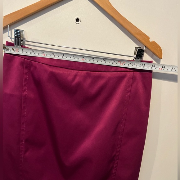 Pink Satin skirt - Picture 3 of 6